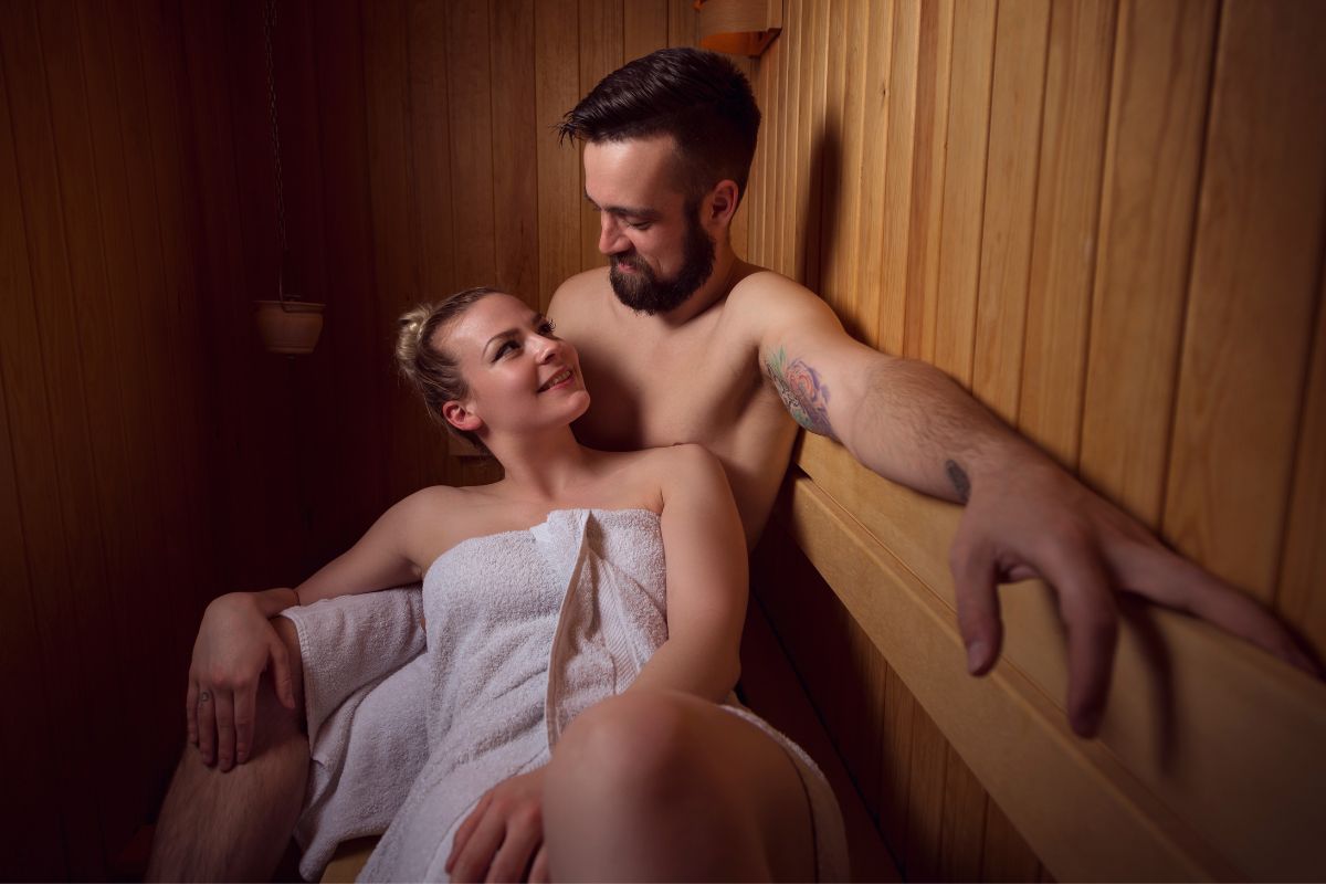 love-room-sauna-couple